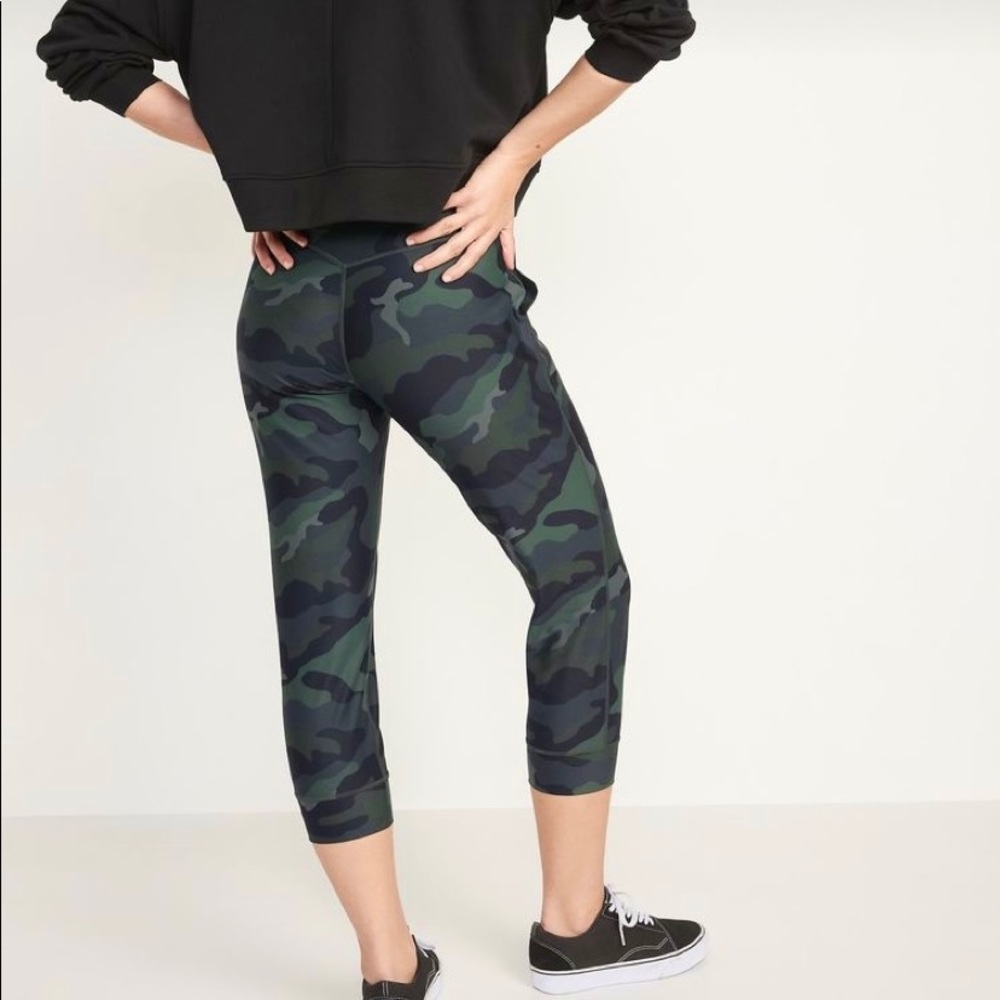 Old Navy Active PowerSoft High-Waisted Cropped Joggers